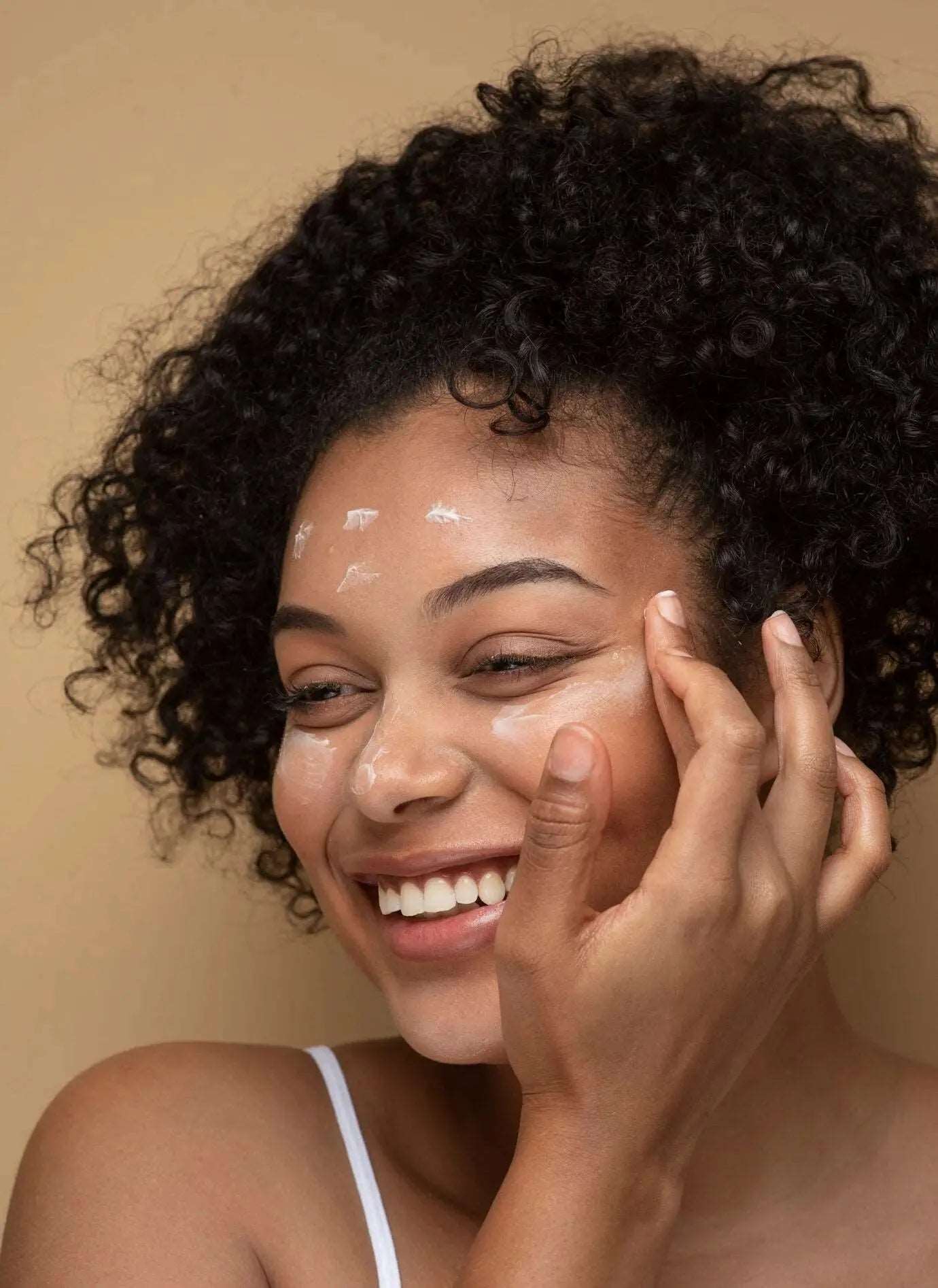 CREMA VISO OPACIZZANTE